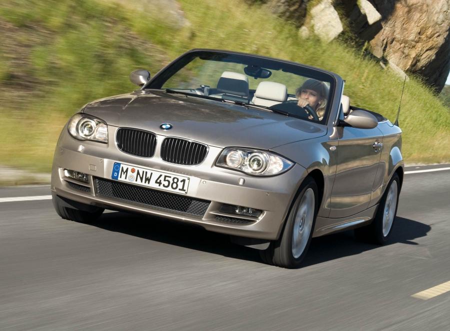  BMW 1-Series Convertible 2011 года  (фото 33 из 69)